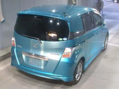 Honda Freed Spike