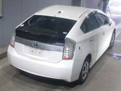 Toyota Prius PHV