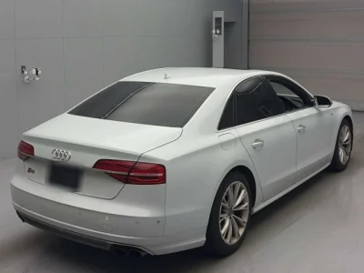 Audi S8