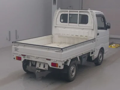 Nissan NT100 Clipper