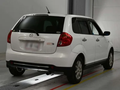 Mazda Verisa