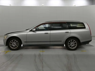 Nissan Stagea