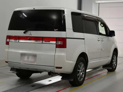 Mitsubishi DELICA D5