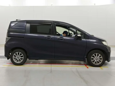 Honda Freed Spike