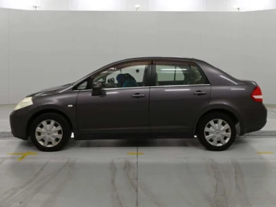 Nissan Tiida Latio