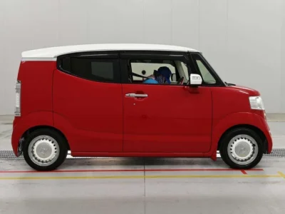 Honda N-Box Slash