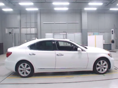 Lexus LS600h