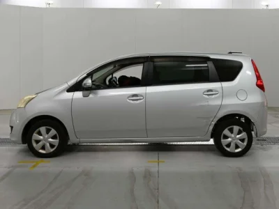 Toyota Passo Sette