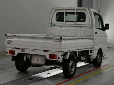 Nissan NT100 Clipper