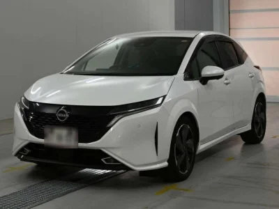 Nissan Aura