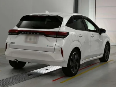Nissan Aura