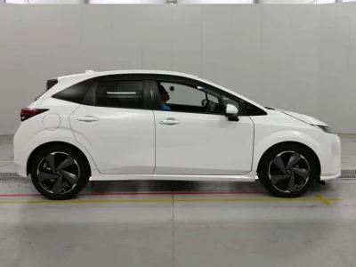Nissan Aura