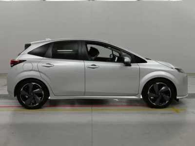 Nissan AURA
