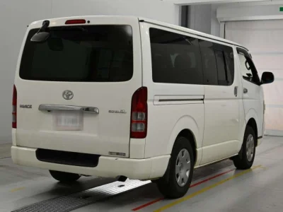 Toyota HiAce Van