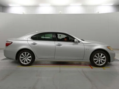 Lexus LS460L