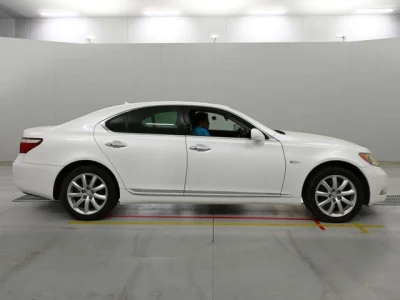 Lexus LS460L