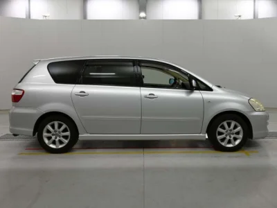 Toyota Ipsum