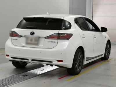 Lexus CT200h