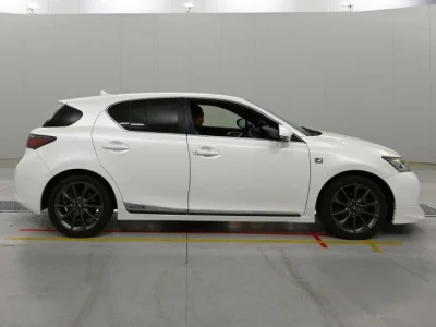 Lexus CT200h