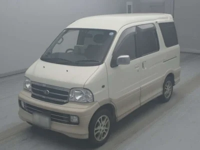 Daihatsu Atrai 7
