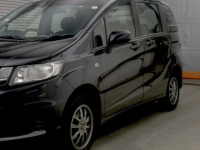 Honda Freed Spike