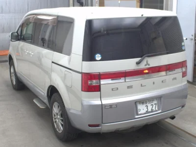 Mitsubishi DELICA D5