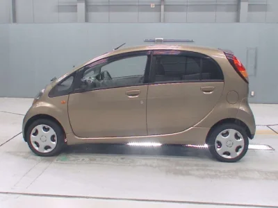 Mitsubishi i
