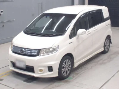 Honda FREED SPIKE