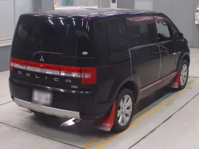 Mitsubishi Delica D:5
