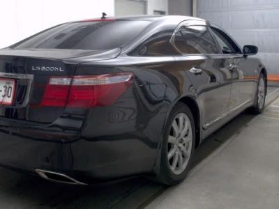 Lexus LS600hL