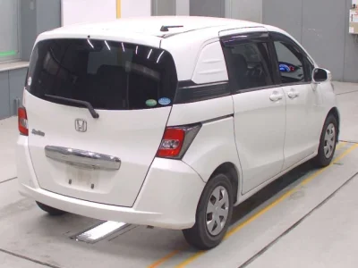 Honda FREED SPIKE