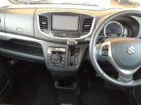 Suzuki Wagon R лот № 30398 оценка 4  с аукциона в Японии 8