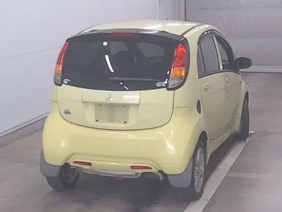 Mitsubishi i