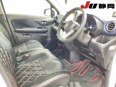 Mitsubishi eK X