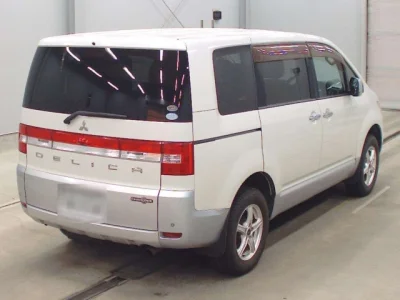 Mitsubishi DELICA D5