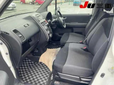 Honda Mobilio Spike