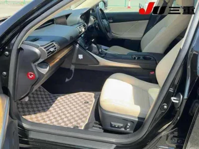 Lexus IS300h