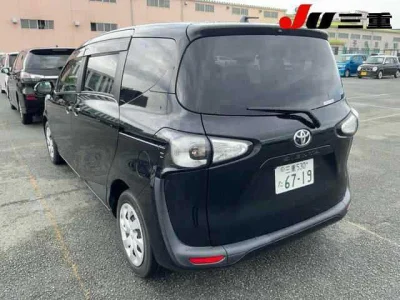 Toyota Sienta