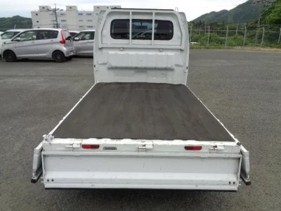 Nissan NT100 Clipper