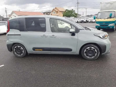 Toyota Sienta