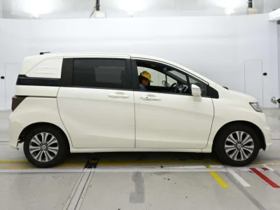 Honda Freed Spike