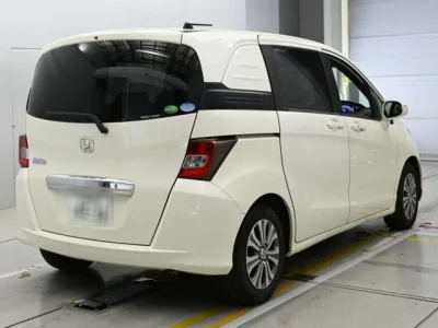 Honda Freed Spike