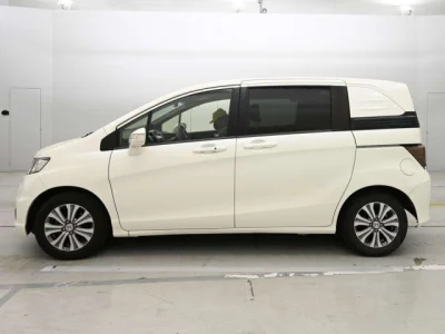Honda Freed Spike