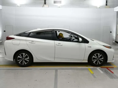 Toyota Prius PHV