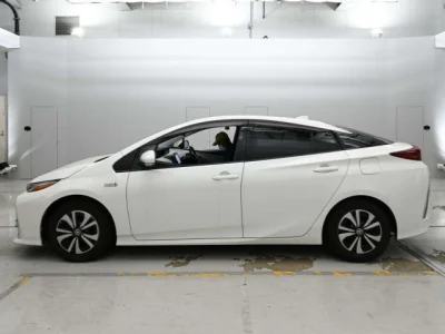 Toyota Prius PHV