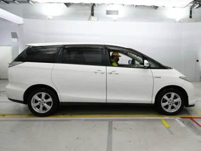 Toyota Estima Hybrid