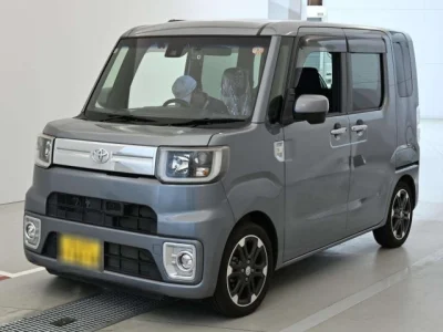 Toyota Pixis Mega