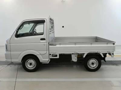 Nissan NT100 Clipper