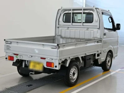 Nissan NT100 Clipper