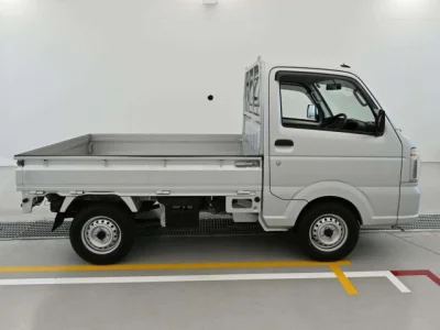 Nissan NT100 Clipper